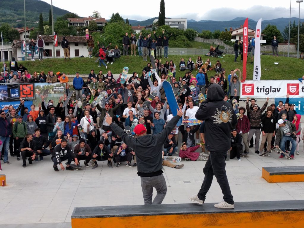 Crowd_Slovenia_2016