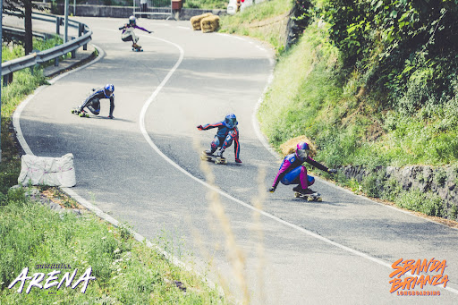 Downhill Arena Race