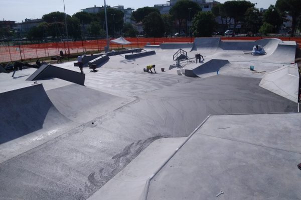 costruzione skatepark lignano - ph. Simone Zanusso